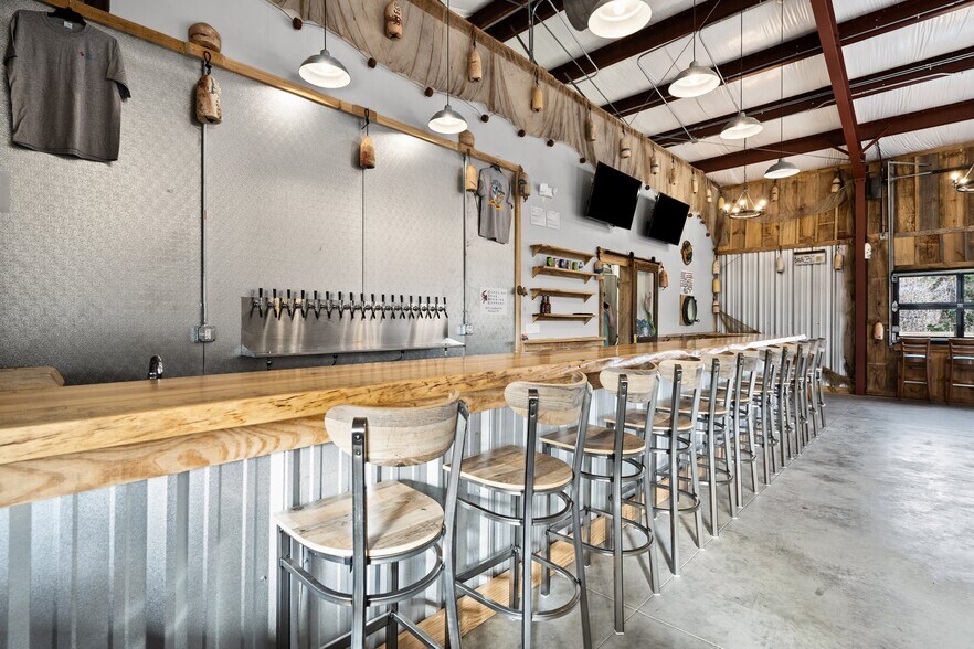 More Photos Of 4810 Long Beach Rd SE, Southport General Retail For Sale