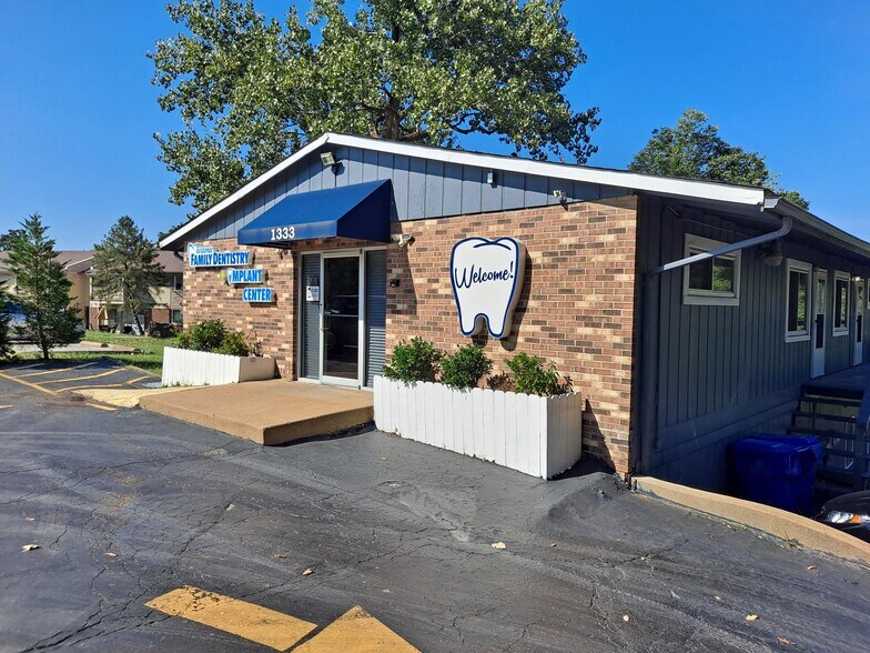 Primary Photo Of 1333 W Outer 21 Rd, Arnold Medical For Sale