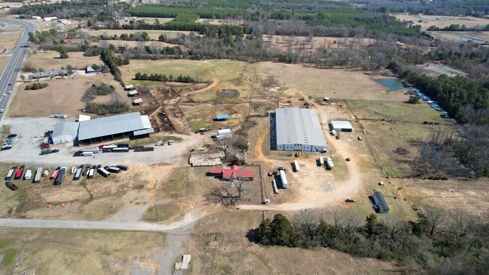 More Photos Of 99 Stacks Dr, Damascus Horse Stables For Sale
