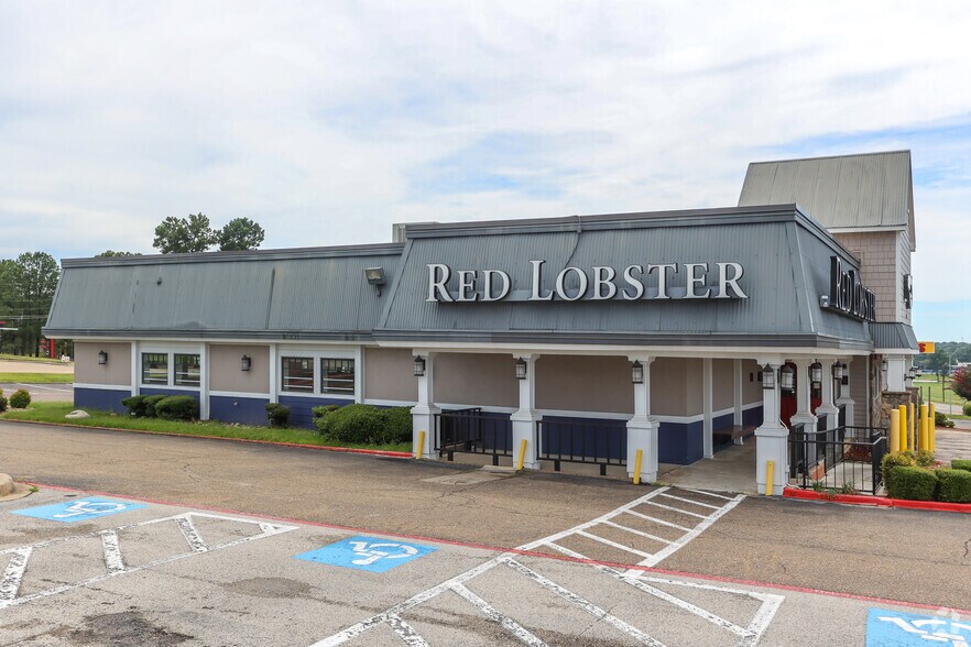 More Photos Of 3515 Mccann Rd, Longview Restaurant For Sale