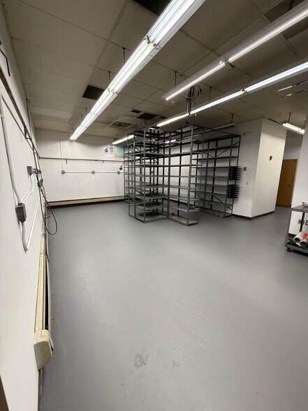 More Photos Of 369 Bradhurst Ave, Hawthorne Manufacturing For Lease