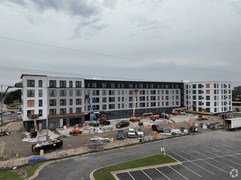 More Photos Of 700 American Blvd W, Bloomington Apartments For Lease