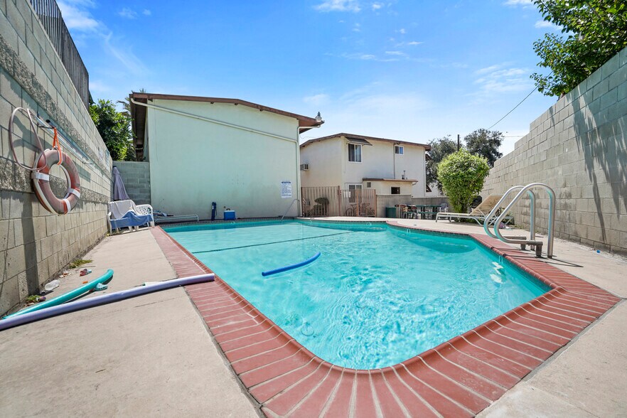 More Photos Of 4133 La Crescenta Ave, La Crescenta Apartments For Sale