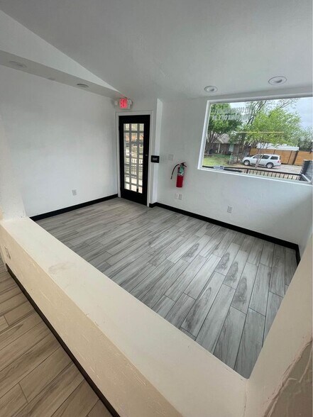 More Photos Of 2922 Cashion Pl, Oklahoma City Warehouse For Sale