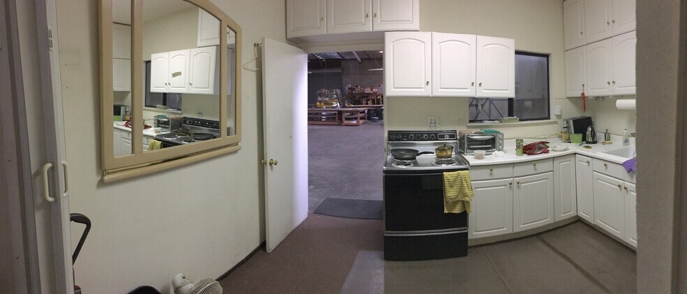 More Photos Of 1980-1982 Stone Ave, San Jose Manufacturing For Sale