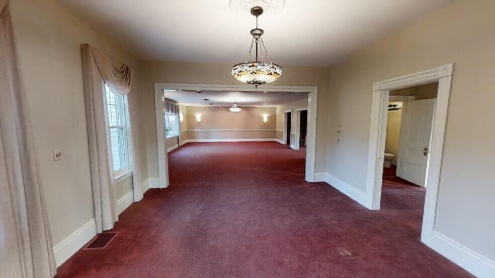 More Photos Of 763 Massachusetts Ave, Lunenburg General Retail For Sale