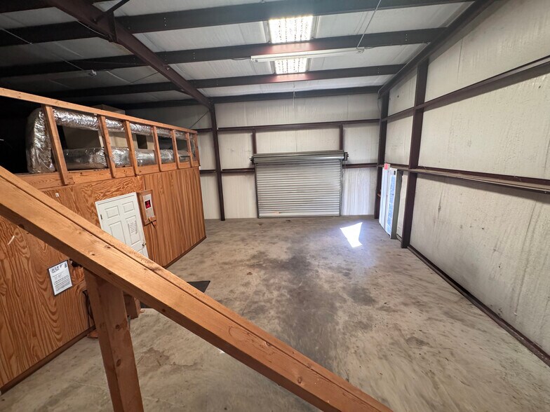 More Photos Of 7843 Conners Rd, Winston Showroom For Sale