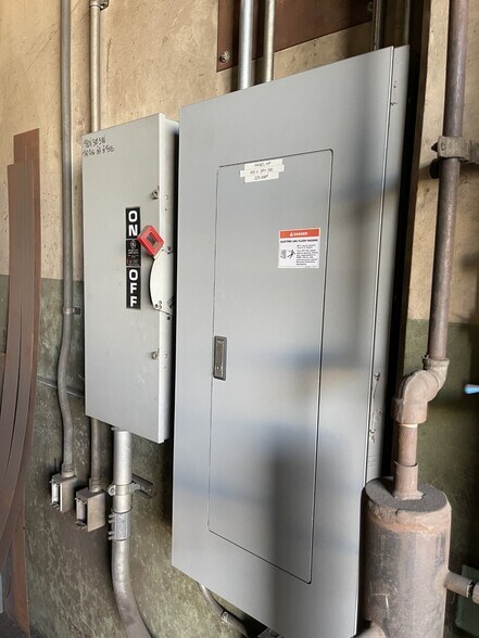 More Photos Of 7001 Jackson St, Paramount Warehouse For Sale