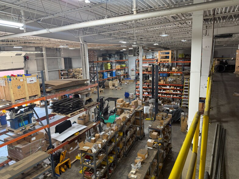 More Photos Of 4901 Prime Pky, McHenry Warehouse For Sale