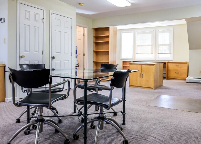 More Photos Of 566-578 23rd St S, Arlington Storefront Retail Office For Sale