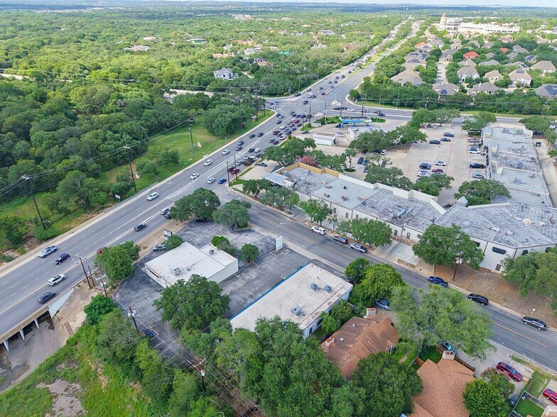 More Photos Of 11719-11725 Whisper Valley St, San Antonio Office For Lease
