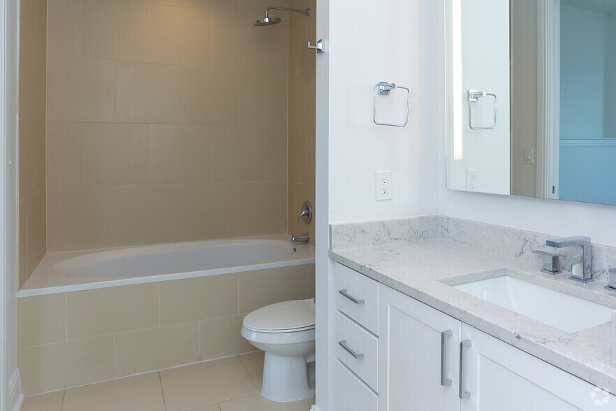 More Photos Of 1400 Hi Line Dr, Dallas Apartments For Lease