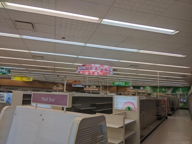 More Photos Of 10 W National Rd, Vandalia Drugstore For Lease
