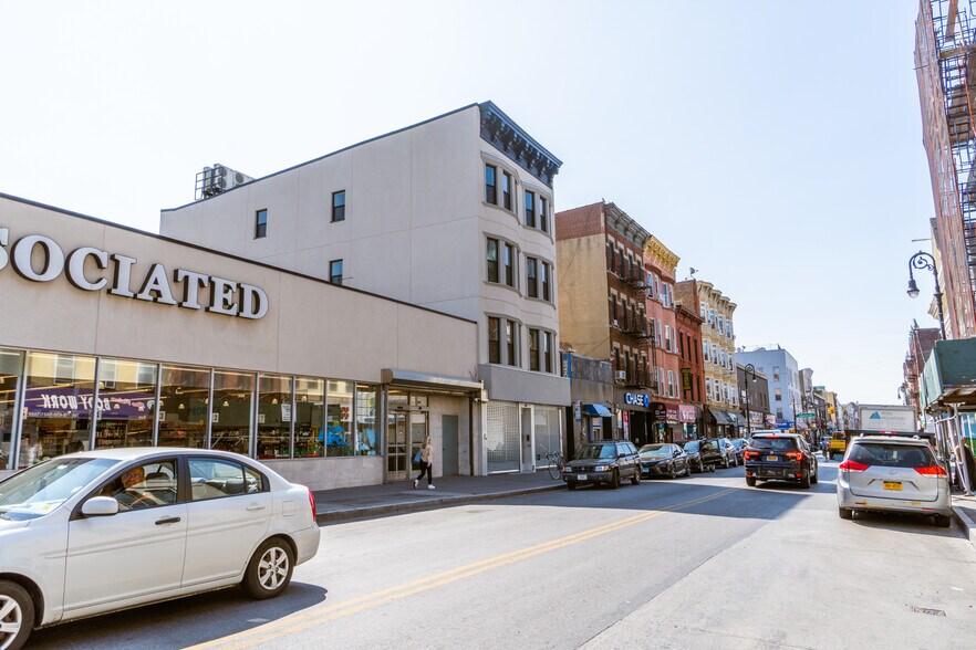 More Photos Of 800 Manhattan Ave, Brooklyn Storefront Retail Residential For Lease
