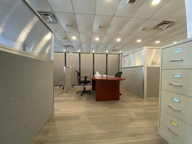 More Photos Of 34 Town St, Norwich Storefront Retail Office For Sale