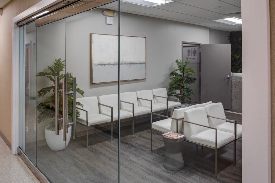 More Photos Of 1900 N Howard St, Baltimore Loft Creative Space For Lease