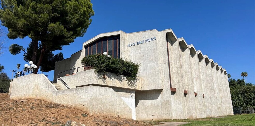 Primary Photo Of 2951 Central Ave, Riverside Religious Facility For Sale