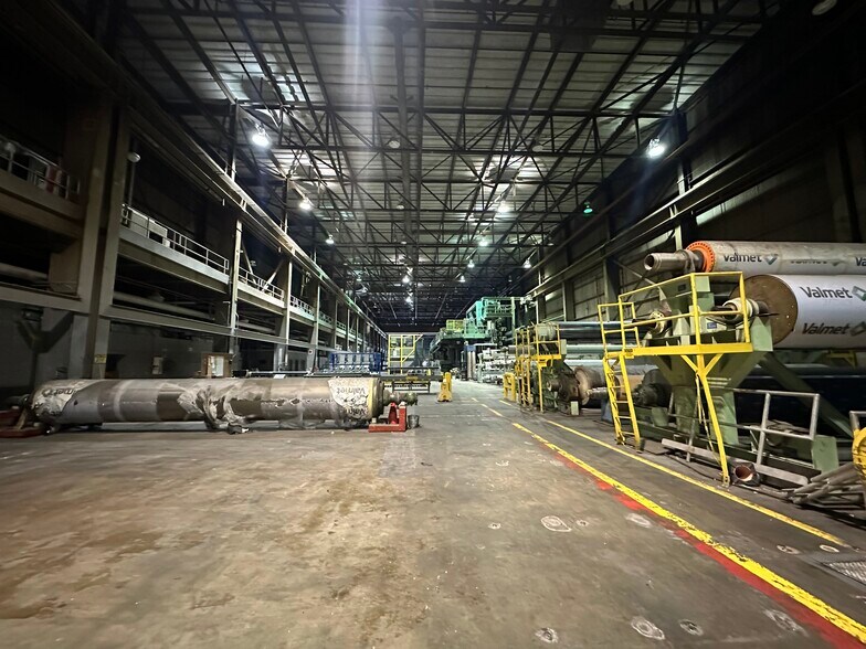 More Photos Of 300 Riley Rd, Jay Warehouse For Lease