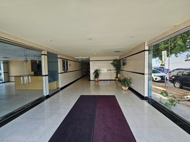 More Photos Of 12340 Santa Monica Blvd, Los Angeles Medical For Lease