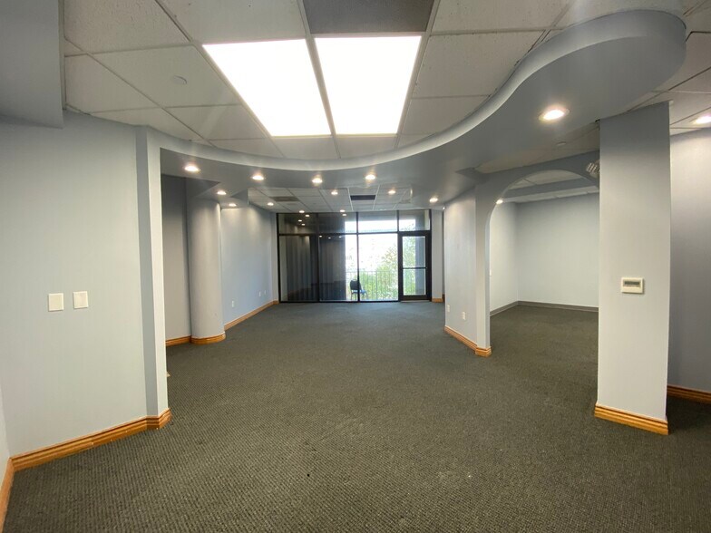 More Photos Of 1010 Kennedy Dr, Key West Medical For Sale