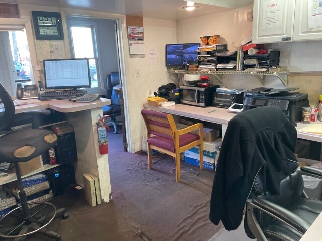 More Photos Of 15 New Cedar, Hamilton Auto Repair For Sale