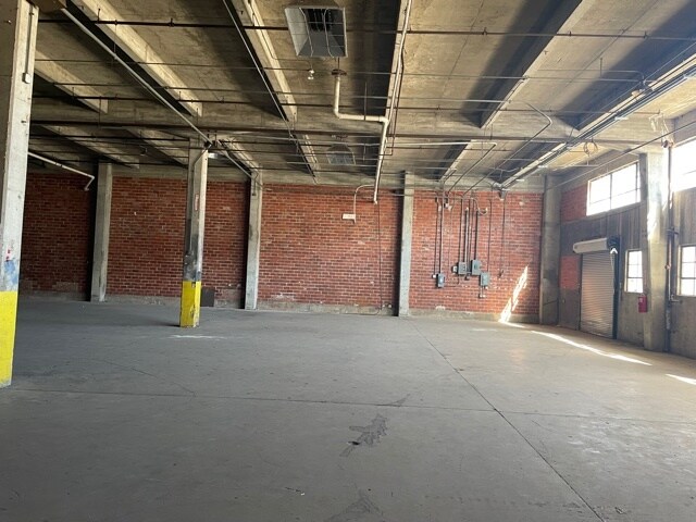 More Photos Of 201 Webster Ave, Waco Distribution For Lease