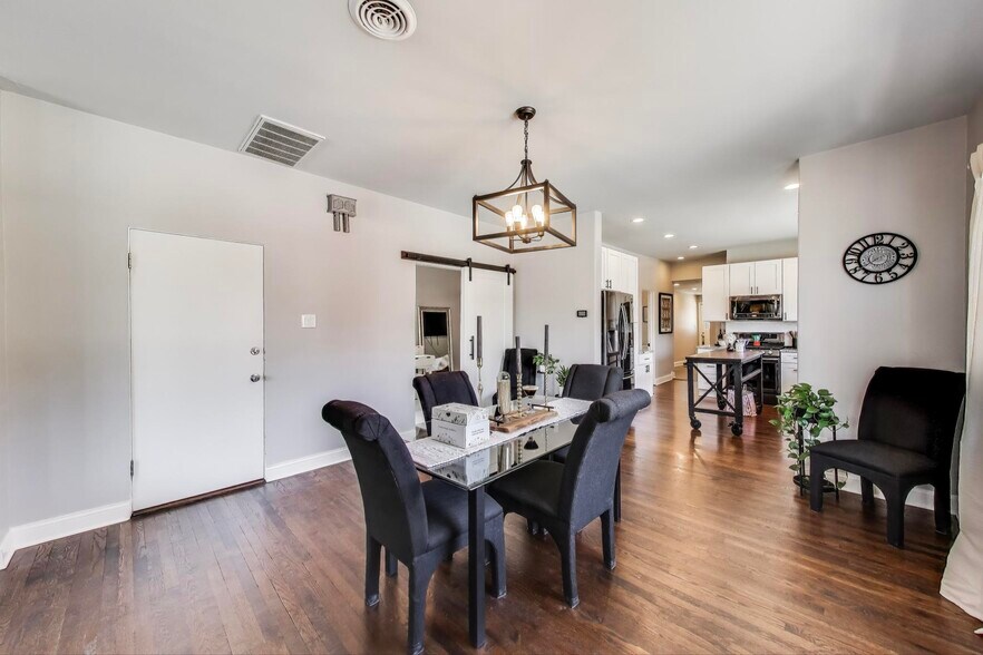 More Photos Of 1103 W Grand Ave, Chicago Apartments For Sale