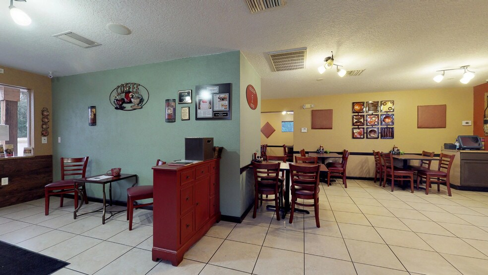 More Photos Of 9576 N Citrus Springs Blvd, Citrus Springs Restaurant For Lease