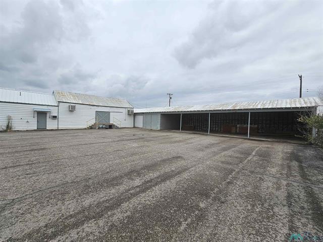 More Photos Of 705 N 1st St, Artesia Light Distribution For Sale