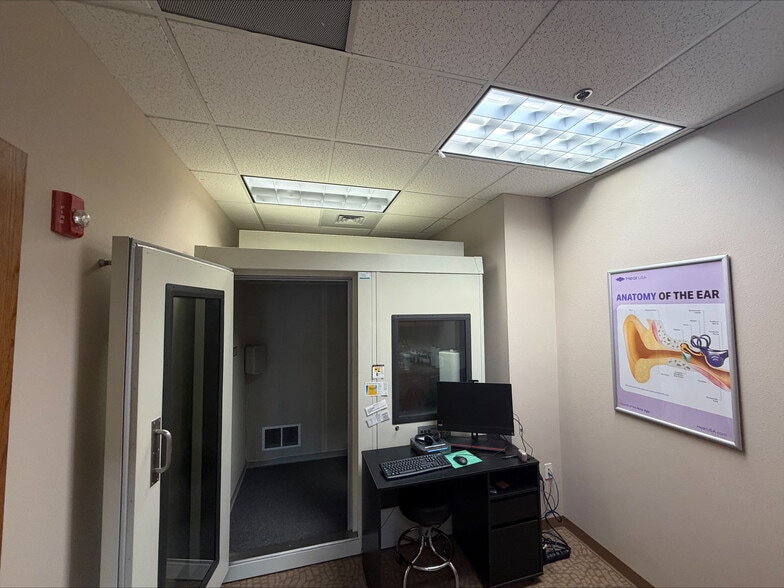 More Photos Of 18801 E Mainstreet, Parker Medical For Sale
