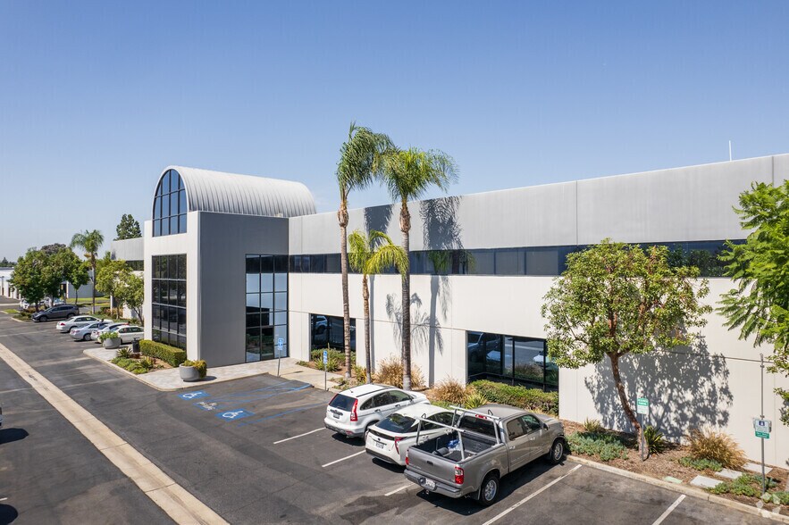 More Photos Of 1290 N Hancock St, Anaheim Office For Lease
