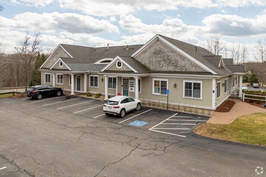 More Photos Of 307 Grafton St, Shrewsbury Office For Lease