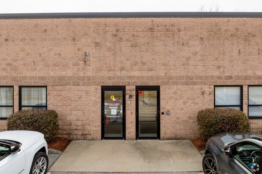 More Photos Of 140 Shrewsbury St, Boylston Flex For Sale