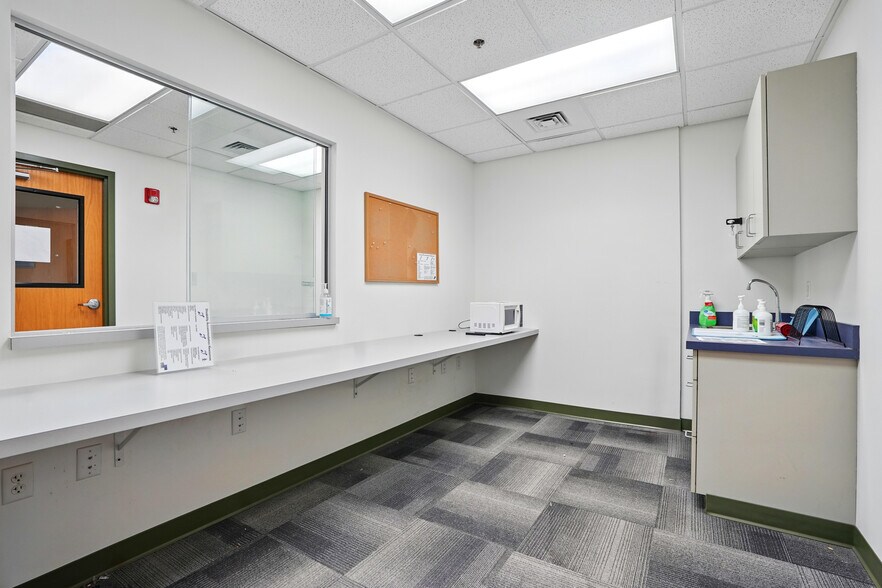 More Photos Of 91 Washington St, Taunton Medical For Lease