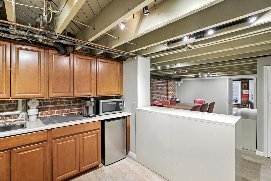 More Photos Of 616 N Washington St, Alexandria Office For Lease
