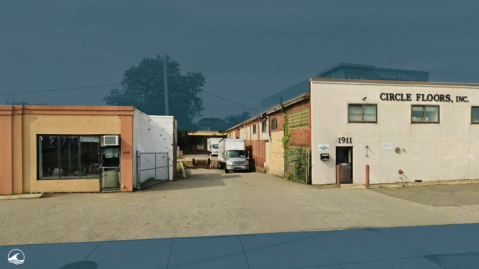 More Photos Of 1911 Revere Beach Pky, Everett Flex For Sale