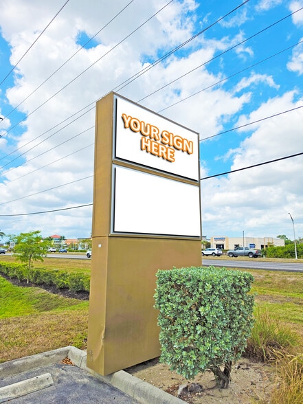 More Photos Of 738 SW Pine Island Rd, Cape Coral Restaurant For Lease