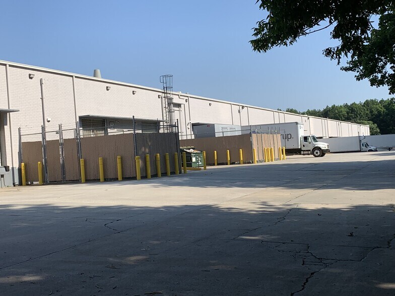 More Photos Of 1625 Rock Mountain Blvd, Stone Mountain Distribution For Lease