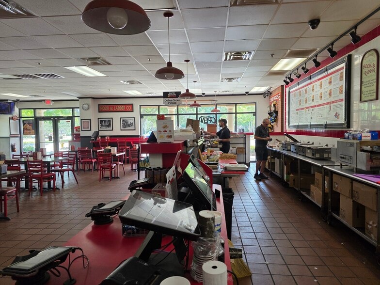 More Photos Of 32 Malphrus Rd, Bluffton Freestanding For Lease