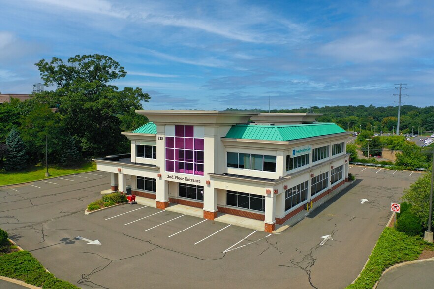 More Photos Of 225-505 Hawley Ln, Stratford Unknown For Sale