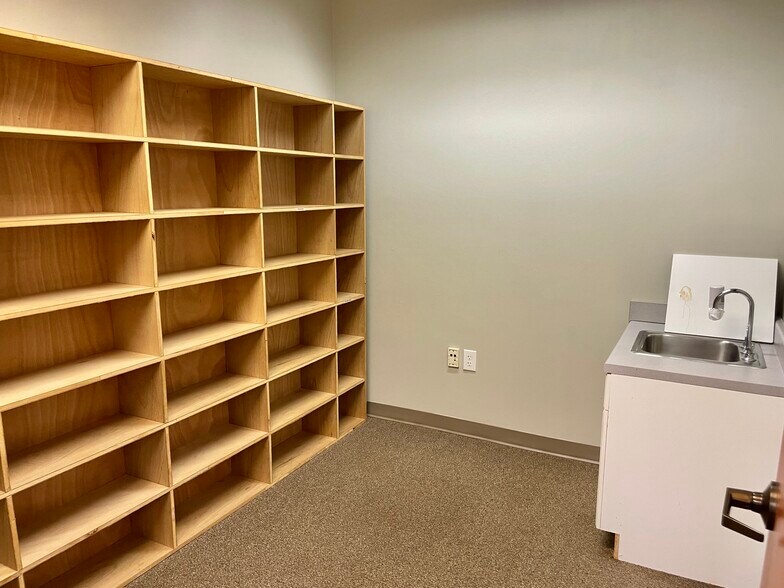 More Photos Of 613 Russell Blvd, Nacogdoches Healthcare For Lease