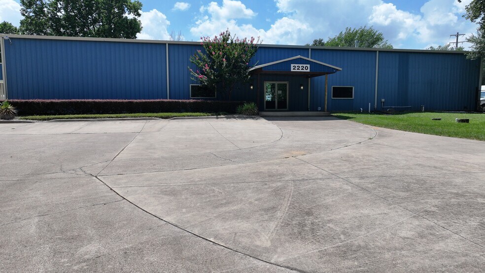 More Photos Of 2220 S Burleson Blvd, Burleson Warehouse For Sale