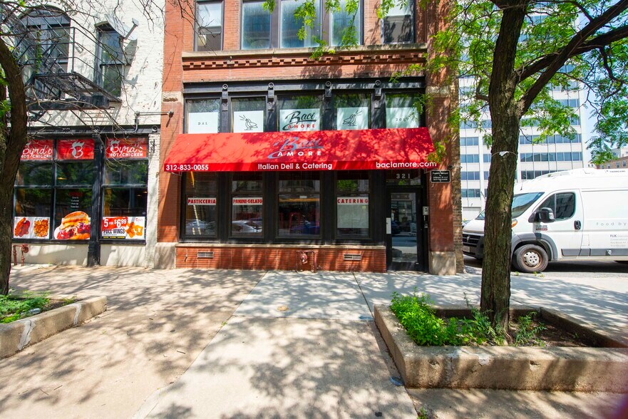 More Photos Of 321 S Jefferson St, Chicago Storefront Retail Office For Lease