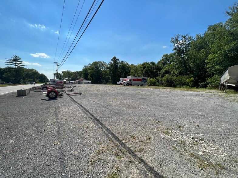 More Photos Of 3586 US HWY 42, Warsaw Office For Sale