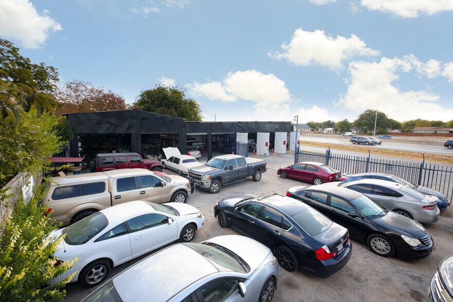 More Photos Of 5220 Interstate Highway 35 S, San Antonio Industrial For Sale