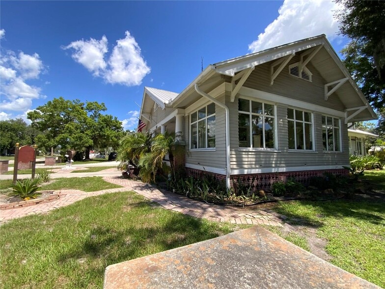 More Photos Of 606 E Oak St, Arcadia Hospitality For Sale