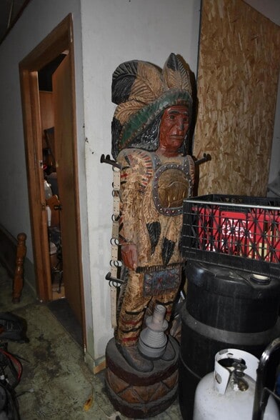 More Photos Of 401 W Market St, Trinidad Manufacturing For Sale