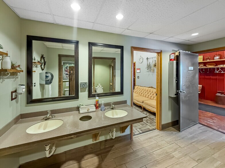 More Photos Of 3408 Clarke St, Norwalk Specialty For Sale