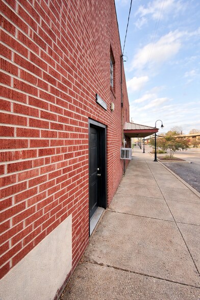 More Photos Of 102-104 Main St, Mccomb Storefront Retail Office For Sale