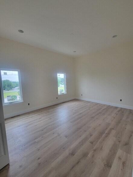 More Photos Of 925 Turner St, Maryville Apartments For Sale
